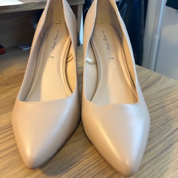 Heels- Wide - Picture 1 of 5